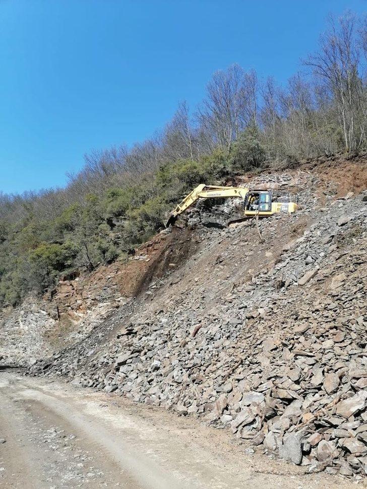 Turgutlu’da 15 mahallenin kullandığı güzergahtaki yol genişletiliyor G4