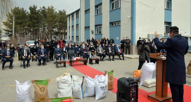 Erzurum’da çiftçilere yem bitkisi tohumu dağıtıldı G5