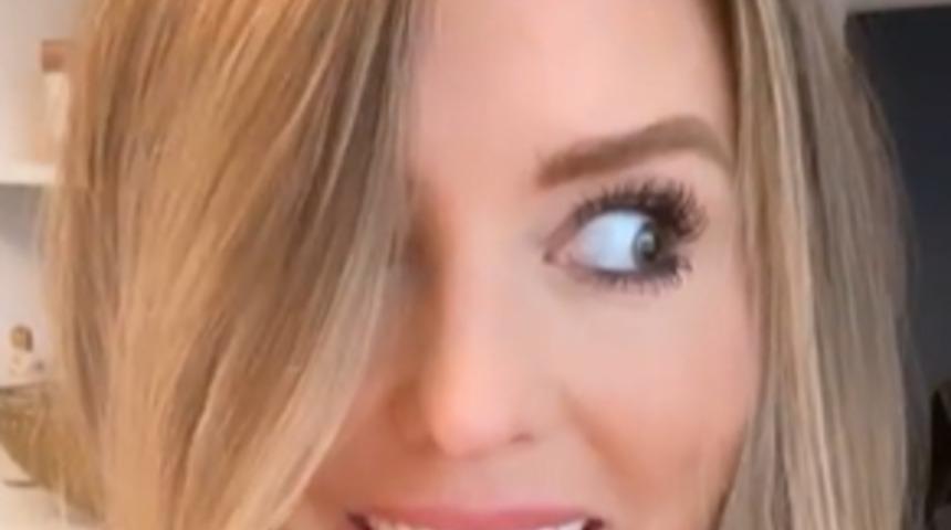 Sabah aynaya bakınca dehşete d&uuml;şt&uuml;! Sa&ccedil;larıyla gizledi, sonunda ger&ccedil;eği g&ouml;sterdi