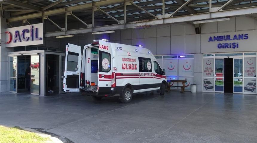 Balkondan d&uuml;şen &ccedil;ocuk yaralandı
