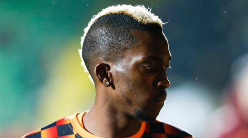  Galatasaraylı futbolcu Onyekuru'nun acı g&uuml;n&uuml;