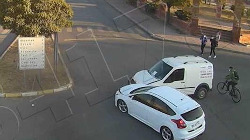 Dikkatsiz s&uuml;r&uuml;c&uuml;ler kazaya sebep oldu