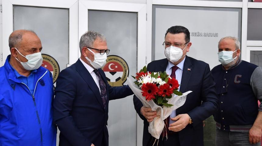 Ahmet Metin Gen&ccedil;, T&Uuml;FAD&rsquo;ı ziyaret etti