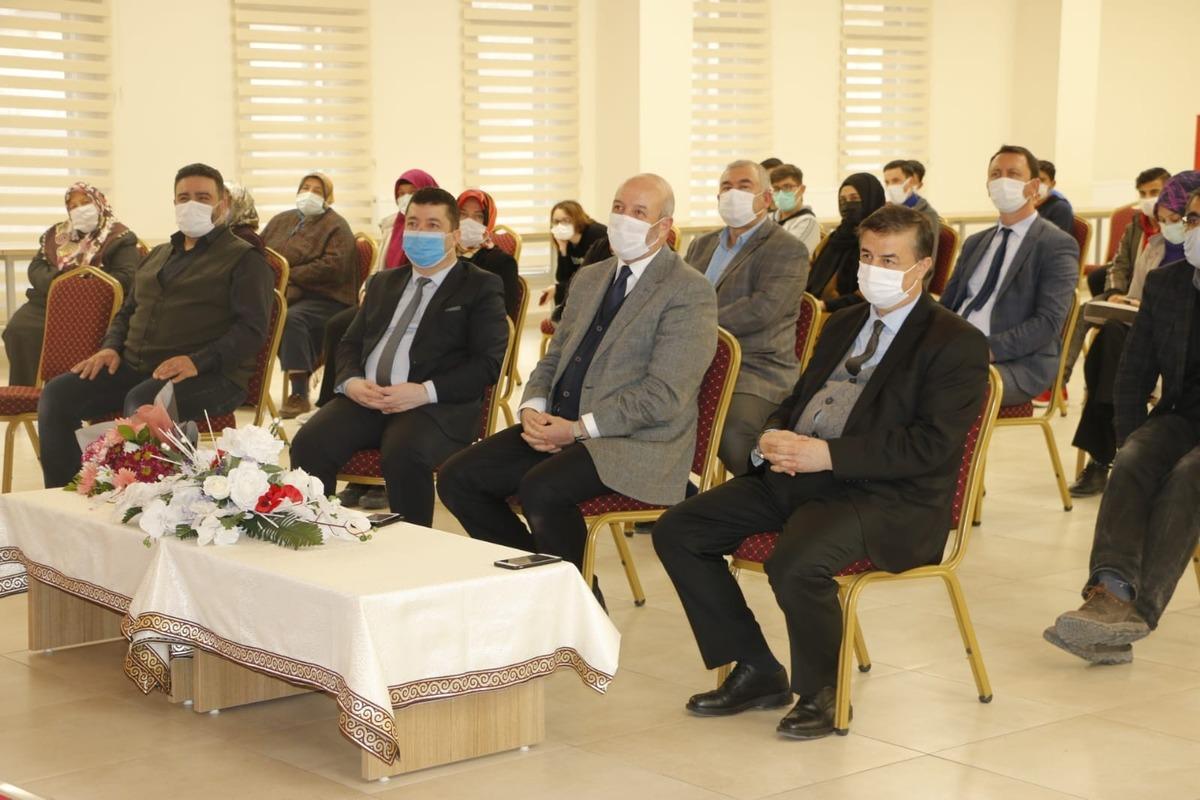 Yeşilhisarlı gen&ccedil;lere Kud&uuml;s anlatıldı