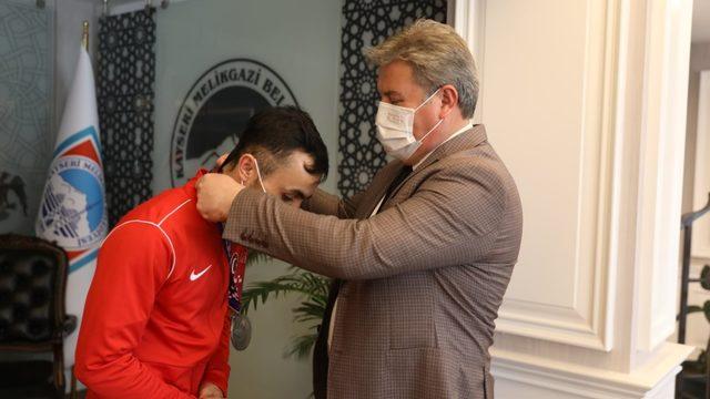 Avrupa ikincisi milli halterci Melikgazi’de