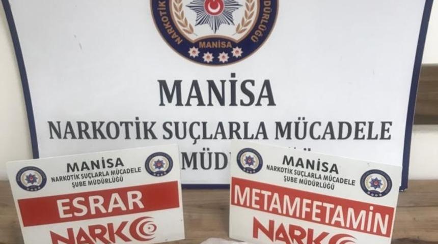 Ş&uuml;phe &uuml;zerine durdurulan 2 kişinin &uuml;zerinde uyuşturucu yakalandı