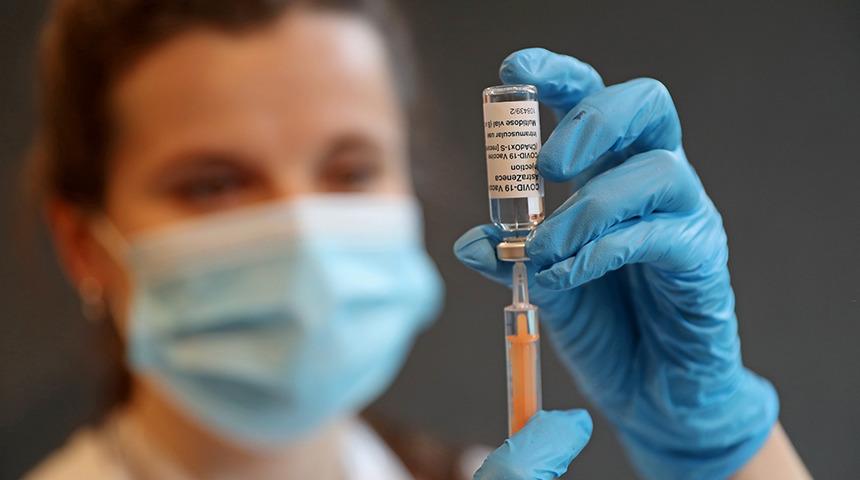 İngiltere'de 30 yaşın altındakilere AstraZeneca aşısı yapılmayacak