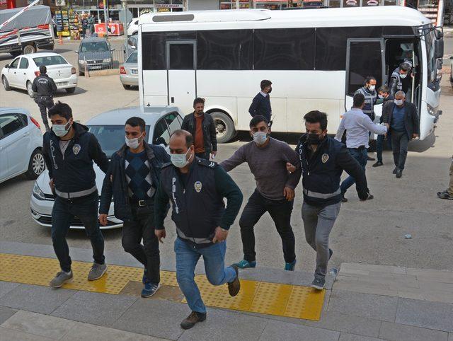 Şanlıurfa'daki bir kişinin öldüğü silahlı kavgayla ilgili 2 şüpheli tutuklandı