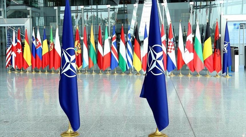 Ukrayna Devlet Başkanı Zelenskiy, NATO Askeri Komite Başkanı Peach ile görüştü