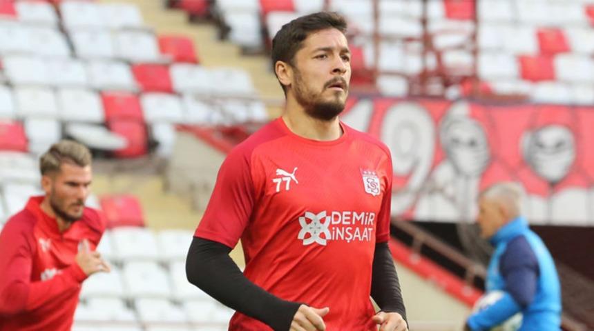 Ahmet Oğuz’dan taçtan asist!