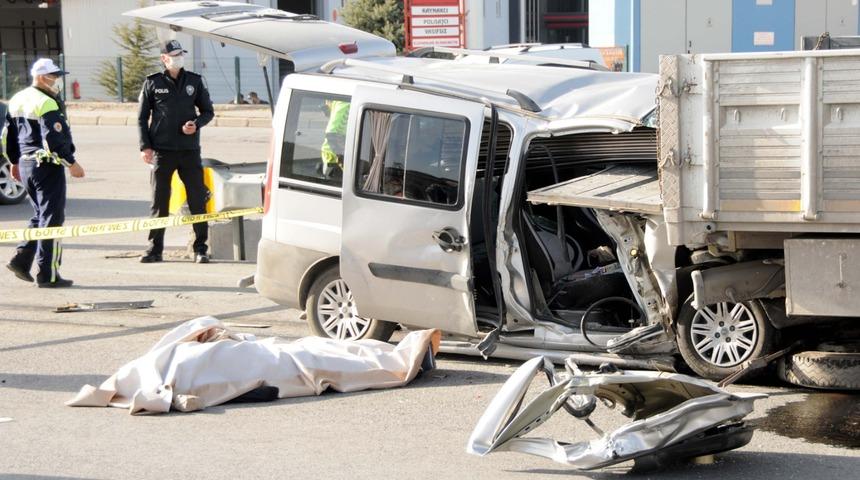 Kayseri'de korkunç kaza: 2 kişi hayatını kaybetti