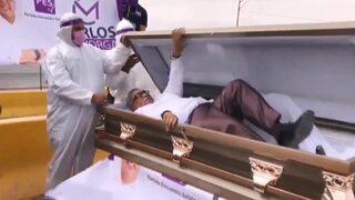 Meksika’da ilginç seçim kampanyası: Tabuttan çıkarak seçmenden oy istedi