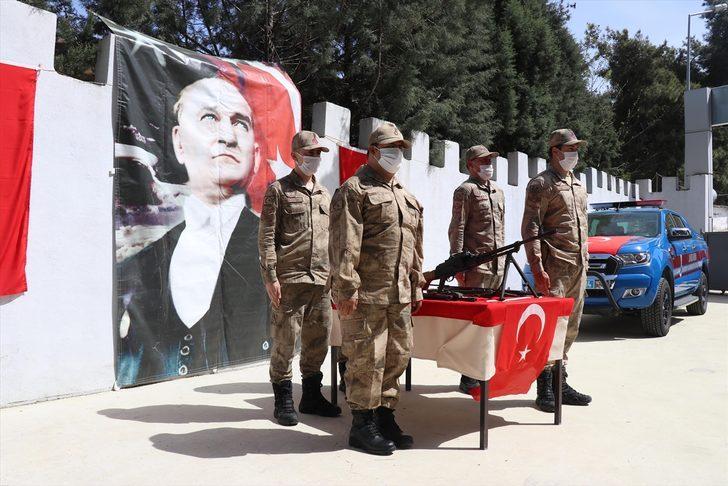 Hatay'da down sendromlu gencin askerlik hayali bir günlüğüne gerçekleştirildi G1