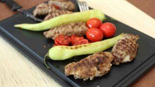 İ&ccedil;i s&uuml;rprizli lezzet! Bu k&ouml;fte tarifi ezber bozacak