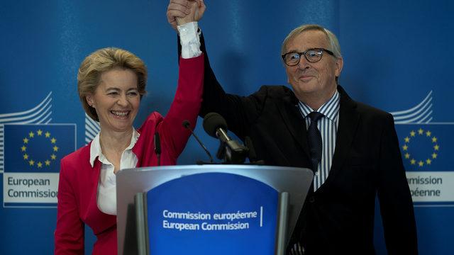 Juncker: Konsey Başkanı AB protokolünde birinci sıradadır!
