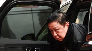 Myanmar'ın İngiltere Büyükelçisi geceyi arabasında geçirdi!