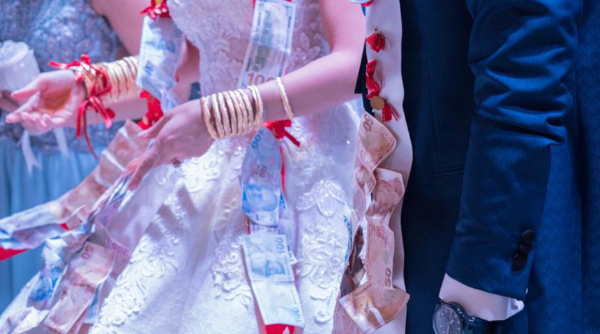 Kayseri'de d&uuml;ğ&uuml;nde &ccedil;ıkan kavgada damat yaralandı