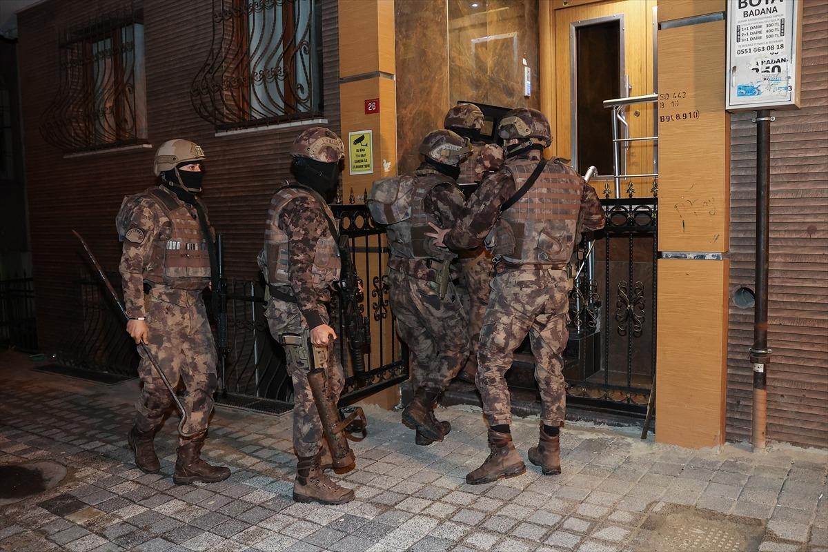 İstanbul merkezli 5 ilde, Sedat Peker'in elebaşı olduğu belirtilen organize su&ccedil; &ouml;rg&uuml;t&uuml;ne y&ouml;nelik operasyon