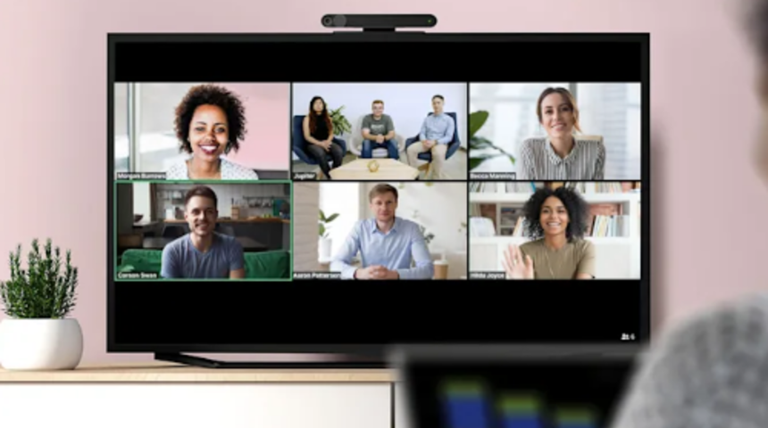 Facebook paylaştı! Dev bir ekranda video görüşmesi yapılabilir