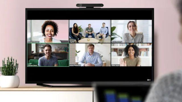 Facebook paylaştı! Dev bir ekranda video görüşmesi yapılabilir