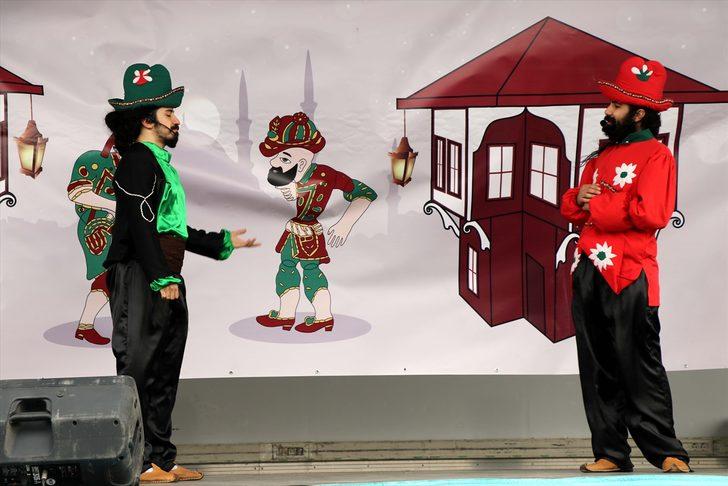 Karagöz ve Hacivat oyunuyla kırsalda yaşayan çocuklara Kovid-19 tedbirleri anlatılıyor G2