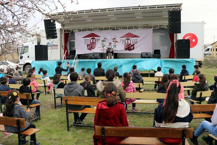 Karagöz ve Hacivat oyunuyla kırsalda yaşayan çocuklara Kovid-19 tedbirleri anlatılıyor G4