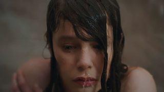 Camdaki Kız ilk bölümden gündem oldu! Reytingleri yıktı geçti