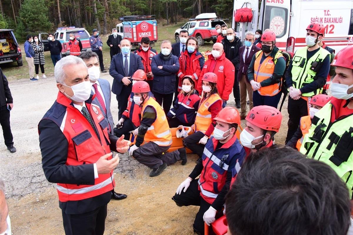 Kastamonu Valisi &Ccedil;akır, bir hasta ziyaretinden 42 Kovid-19 vakası tespit edildiğini s&ouml;yledi