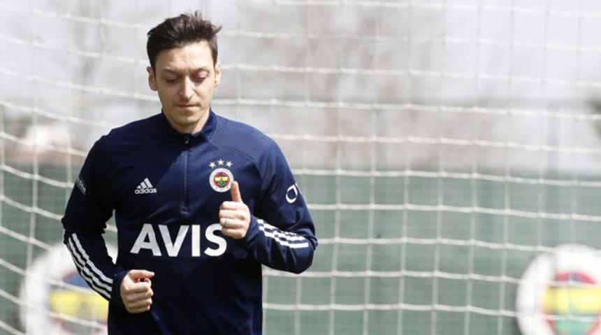 Fenerbahçe'de Mesut Özil takımla birlikte çalıştı