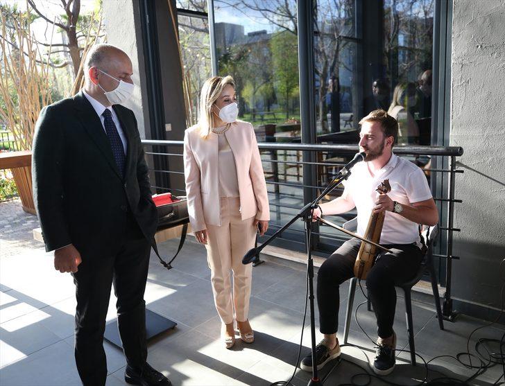 Ulaştırma ve Altyapı Bakanı Karaismailoğlu, Antalya'da üniversite öğrencileriyle bir araya geldi G1