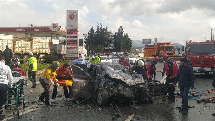 Sakarya'da panelvan ile otomobil çarpıştı: 5 yaralı G2