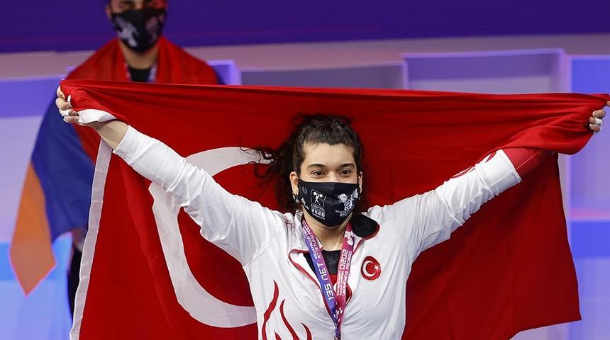 Rabia Kaya’dan bronz madalya