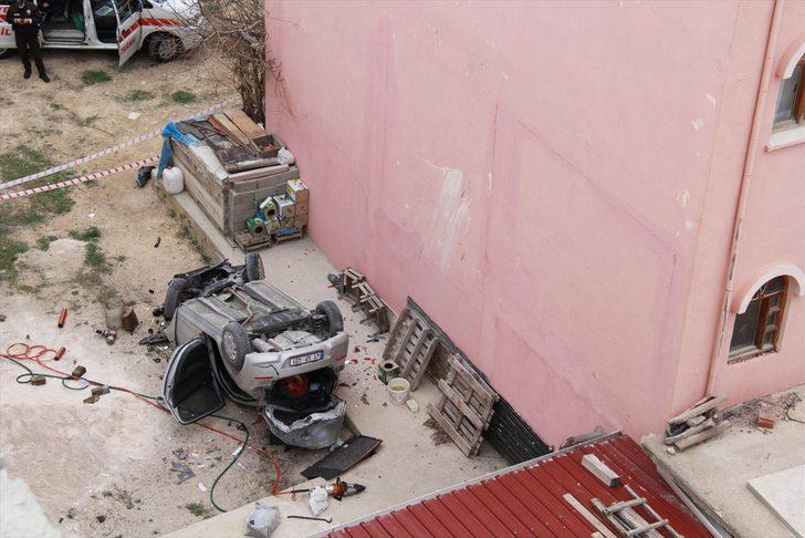 Karaman'da istinat duvarından düşen otomobilin sürücüsü öldü G2