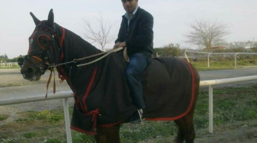 Adana hipodromunda seyislerin kavgası kanlı bitti: 1 &ouml;l&uuml;