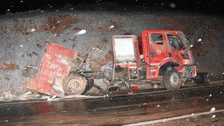 Yangına giden itfaiye aracı devrildi: 5 yaralı