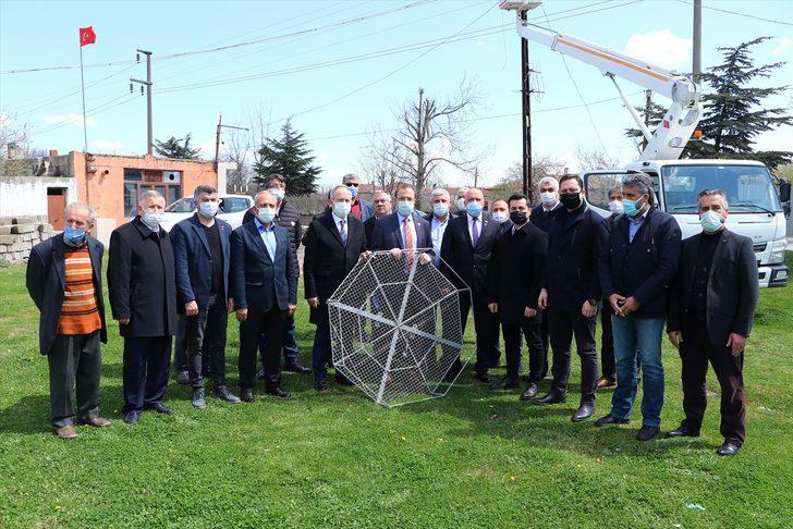 Tekirdağ'da leyleklerin akıma kapılmaması için elektrik direklerine özel platformlar kuruluyor G5