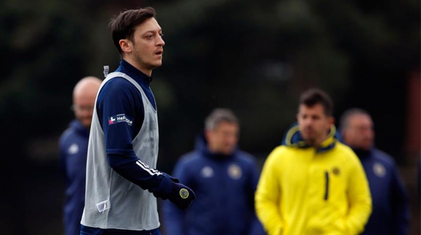 Mesut Özil, tasarladığı kramponlarla sahada olacak