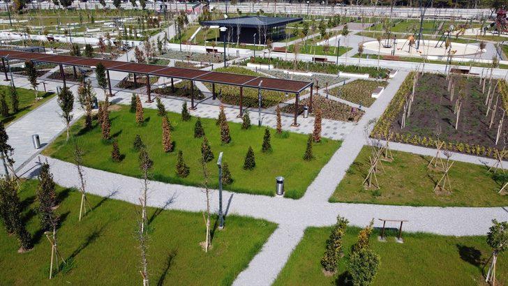 Mersin'in deniz manzaralı Millet Bahçesi açılış için gün sayıyor G4