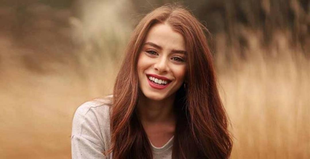 Masumiyet'in Ela'sının hayat hikayesi y&uuml;rek yaktı! 9 yaşındayken en b&uuml;y&uuml;k acıyı yaşamış