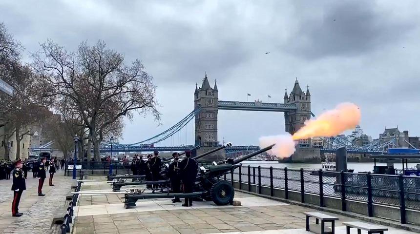 İngiltere’de Prens Philip için 41 pare top atışı yapıldı