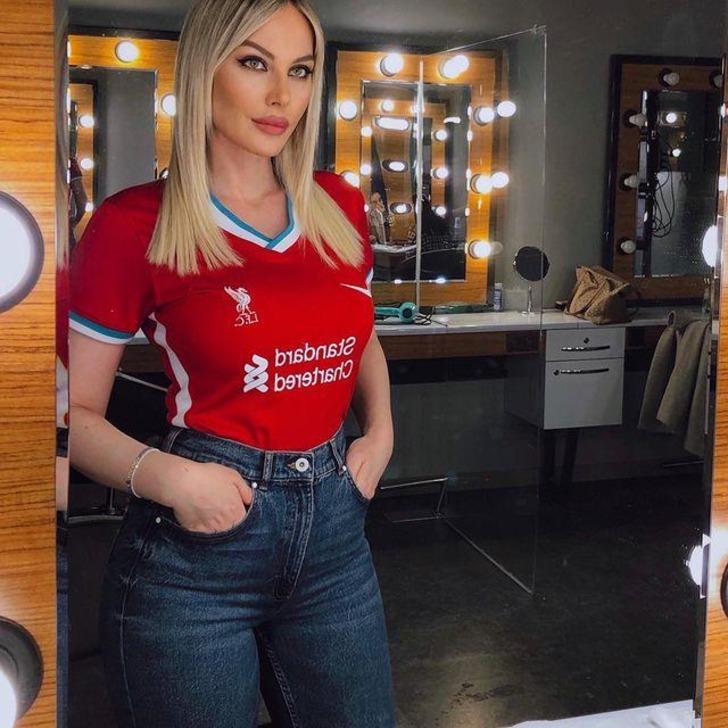 Hande Sarıoğlu, kendisine "Şebek" diyen Ahmet Hakan'a meydan okudu: Beni tanısaydı ağzının suyu akardı G4