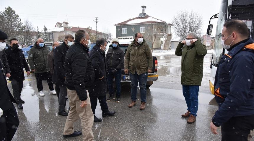 Karaman'da kar ve tipi nedeniyle mahsur kalan tarım işçileri kurtarıldı