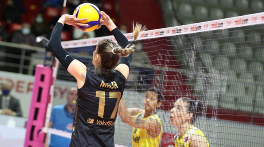 VakıfBank final serisinde 1-0 öne geçti