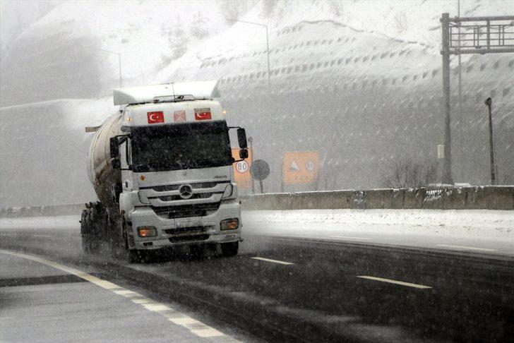 Bolu Dağı'nda kar kalınlığı 20 santimetreye ulaştı G4