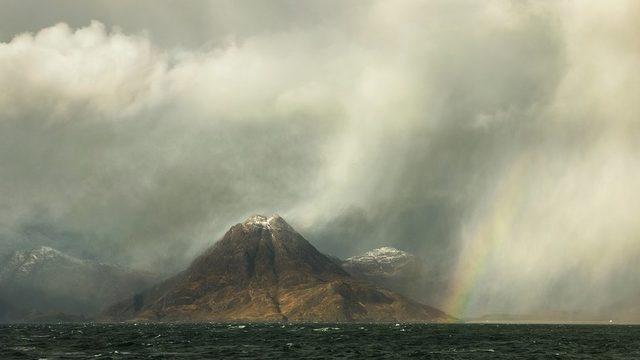 Tony Higginson Skye Adası'nda Ciara Fırtınası'nın fotoğrafıyla deniz manzarası kategorisinde ödül kazandı