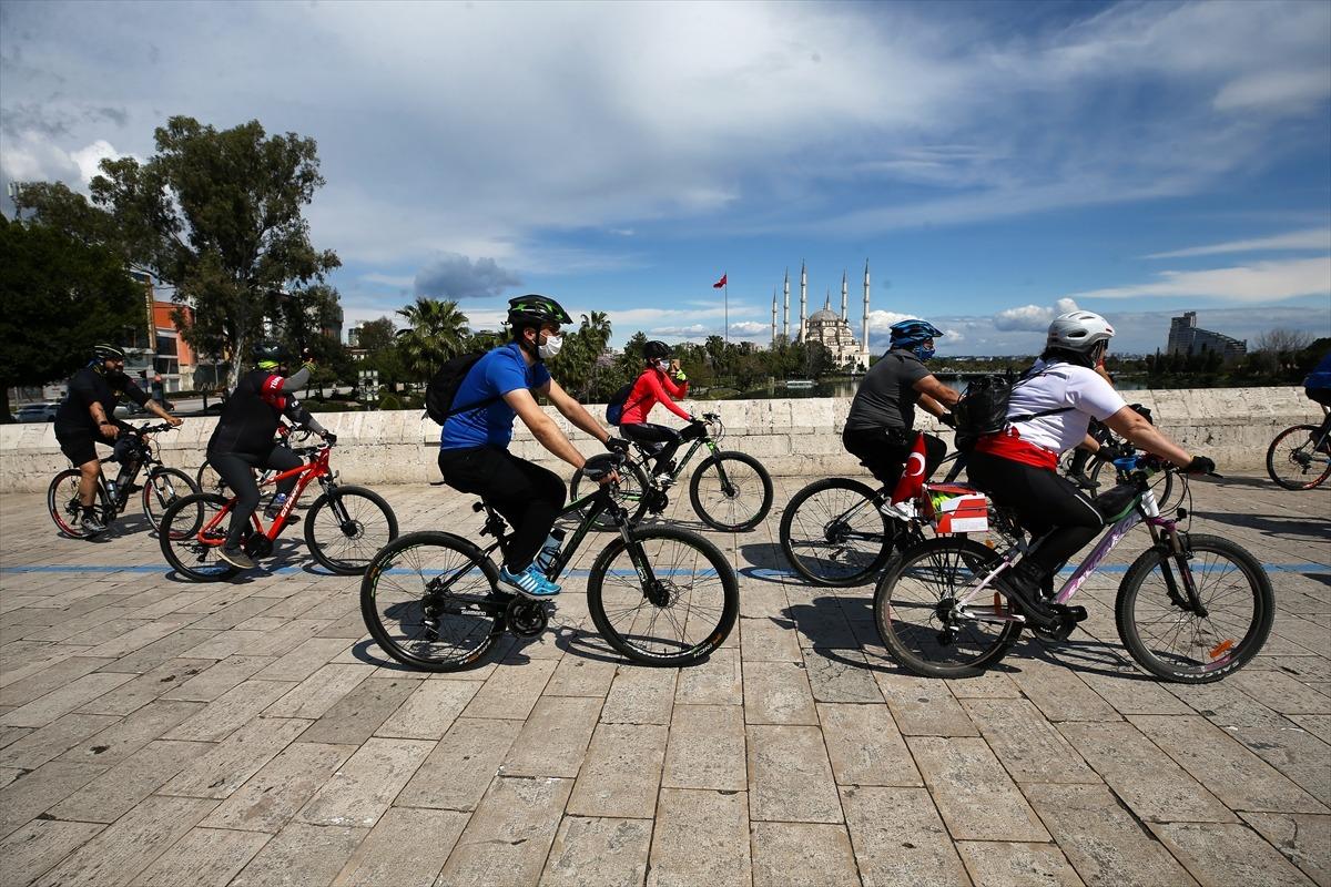 Adana'da T&uuml;rk Polis Teşkilatının kuruluşunun 176. yıl d&ouml;n&uuml;m&uuml; nedeniyle bisiklet turu d&uuml;zenlendi