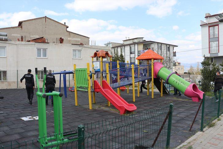 Denizli'de parkta rastgele ateş açan saldırganın önüne çocuklar zarar görmesin diye geçen vatandaş yaralandı G2