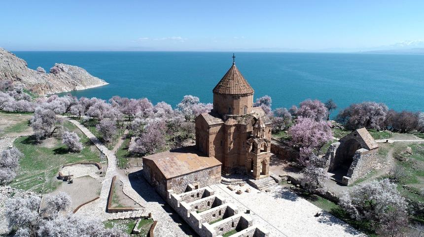 Akın akın görmeye geliyorlar! Oraya uğramadan dönmüyorlar