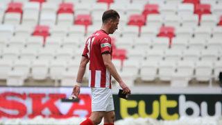 Sivasspor’da kaptan Hakan kırmızı kart gördü!