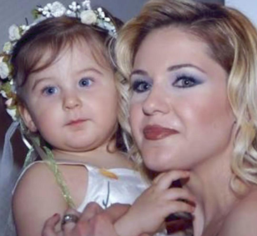 Emine &Uuml;n'&uuml;n kızı annesinin kopyası  oldu